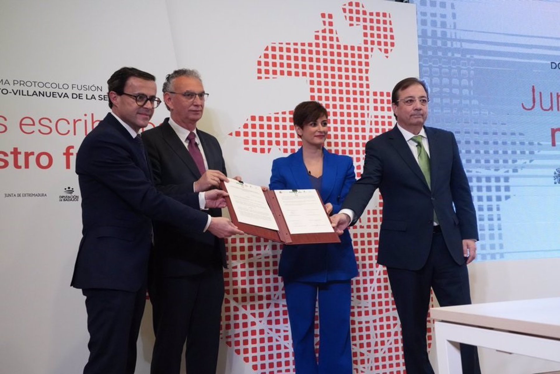 Firma del protocolo para la fusión de Don Benito y Villanueva de la Serena
