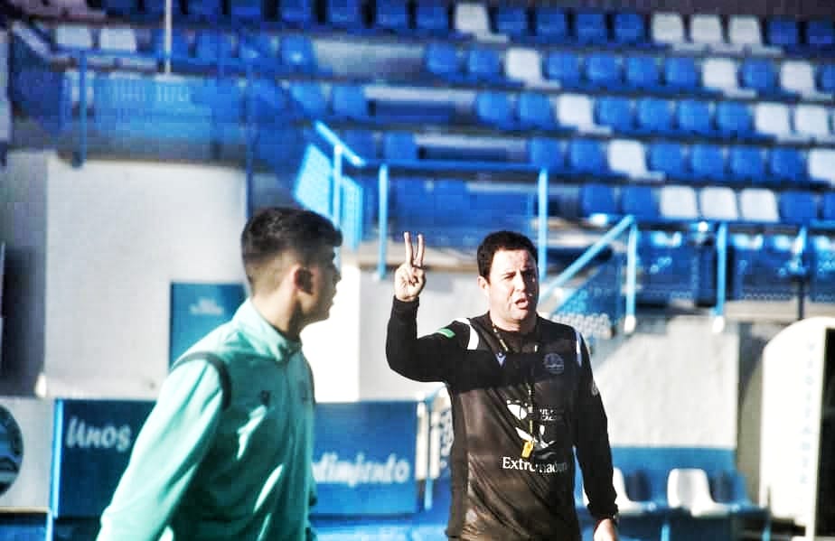 Miguel Ángel Ávila, segundo técnico del CD Coria.