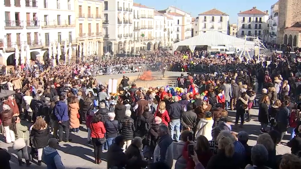 Fiesta de las lavanderas y quema del pelele en Cáceres