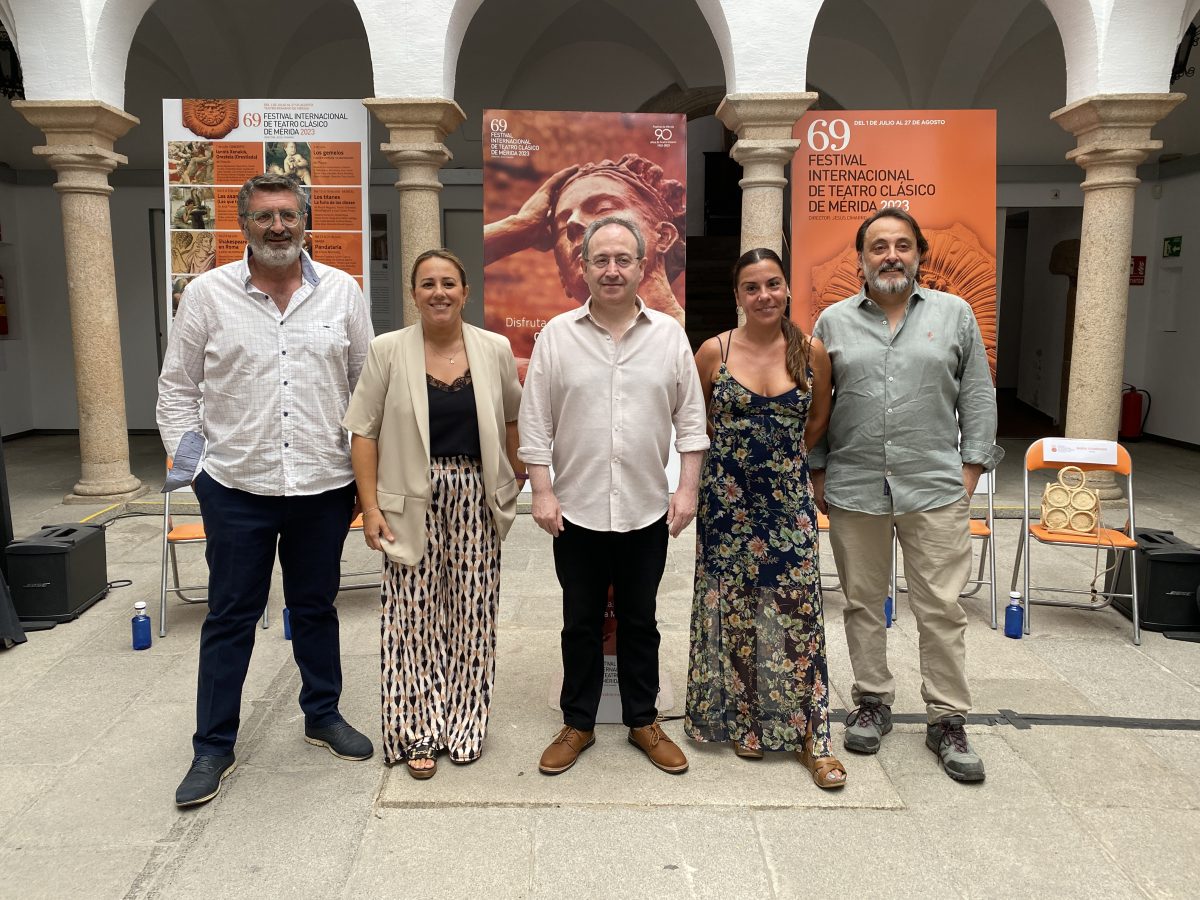 'El Festival conquista espacios', teatro gratis en Mérida a las 21:30 h.