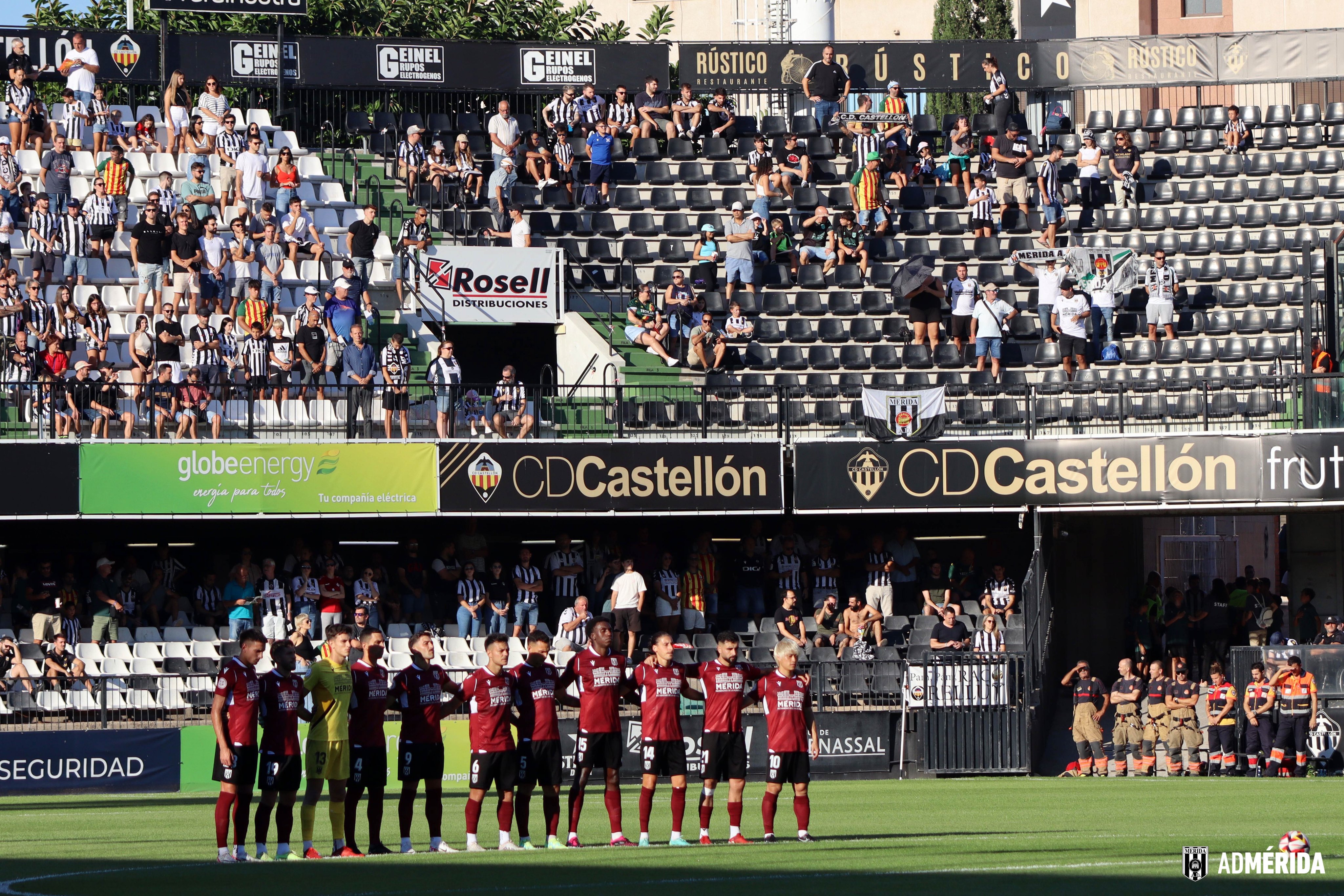 El Mérida guarda un minuto de silencio en Castalia.
