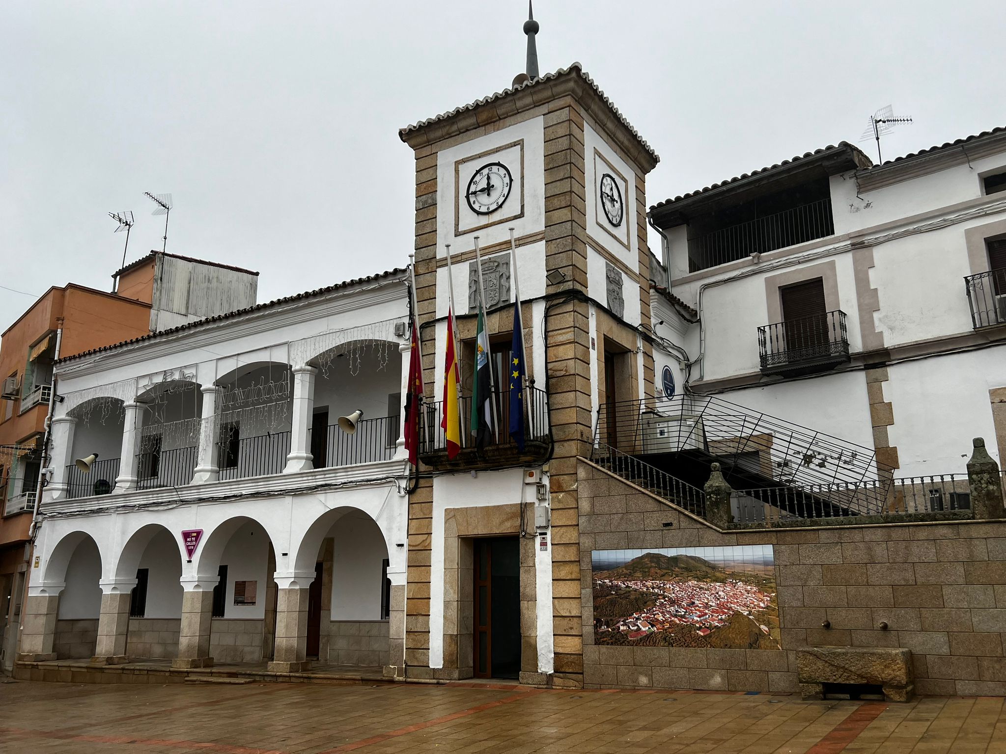 Banderas a media asta en Logrosán