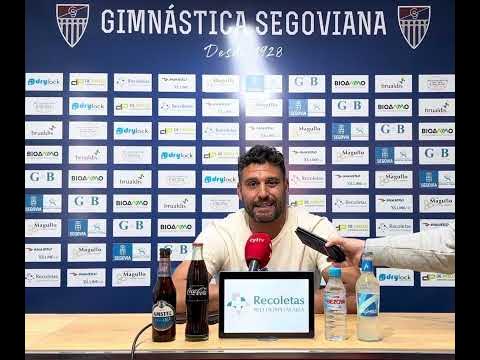 Luismi Álvarez en la sala de prensa del estadio de La Albuera, de Segovia.