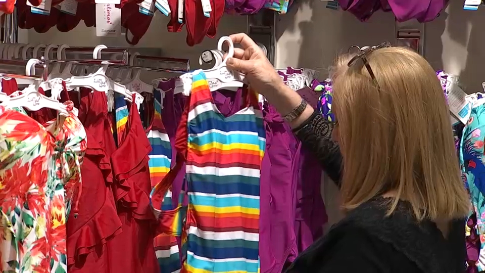 Ropa de baño en las tiendas