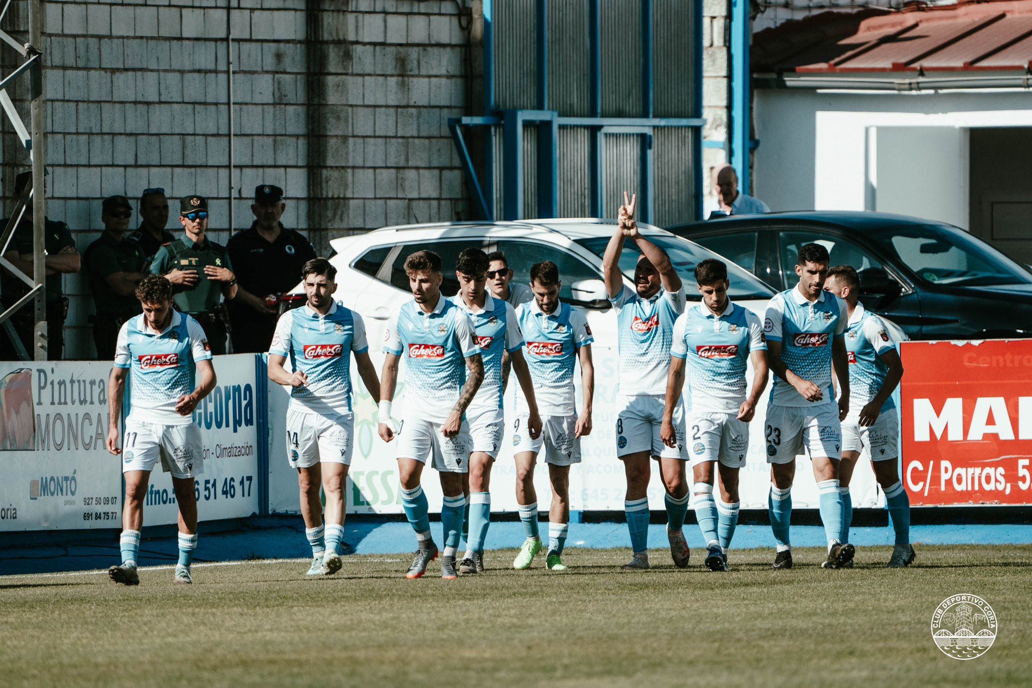 El Coria celebra uno de sus tantos en La Isla.