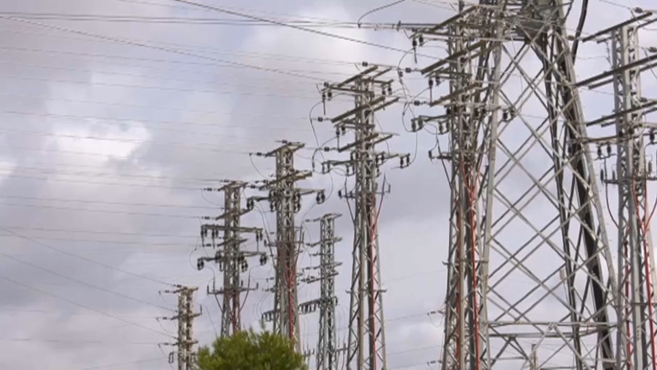 El precio de la luz repunta este domingo a 10,71 euros/MWh pero tendrá nueve horas de coste cero o negativo