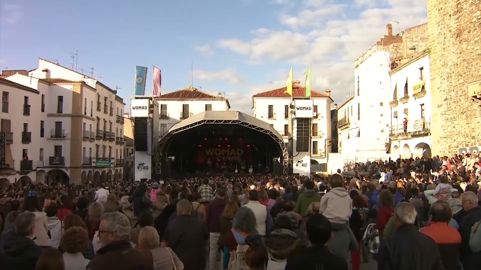 El festival Womad de Cáceres ofrece este sábado diez conciertos con grupos de Holanda, Colombia, Tanzania o Portugal