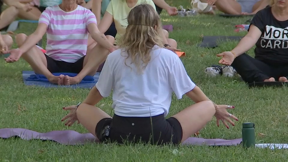 Mérida celebra el Día del Yoga al aire libre