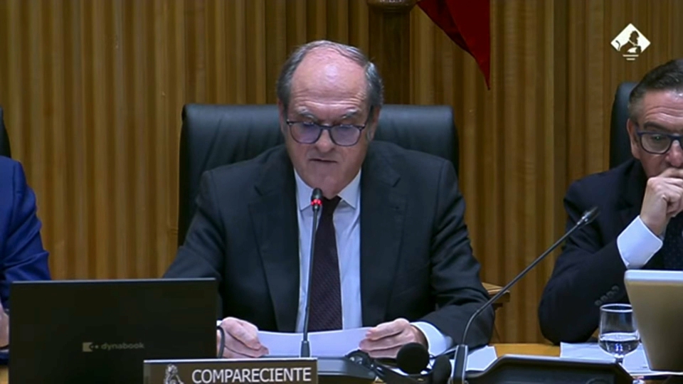 El Defensor del Pueblo se reúne mañana con Colegios de Educadores para tratar sus condiciones