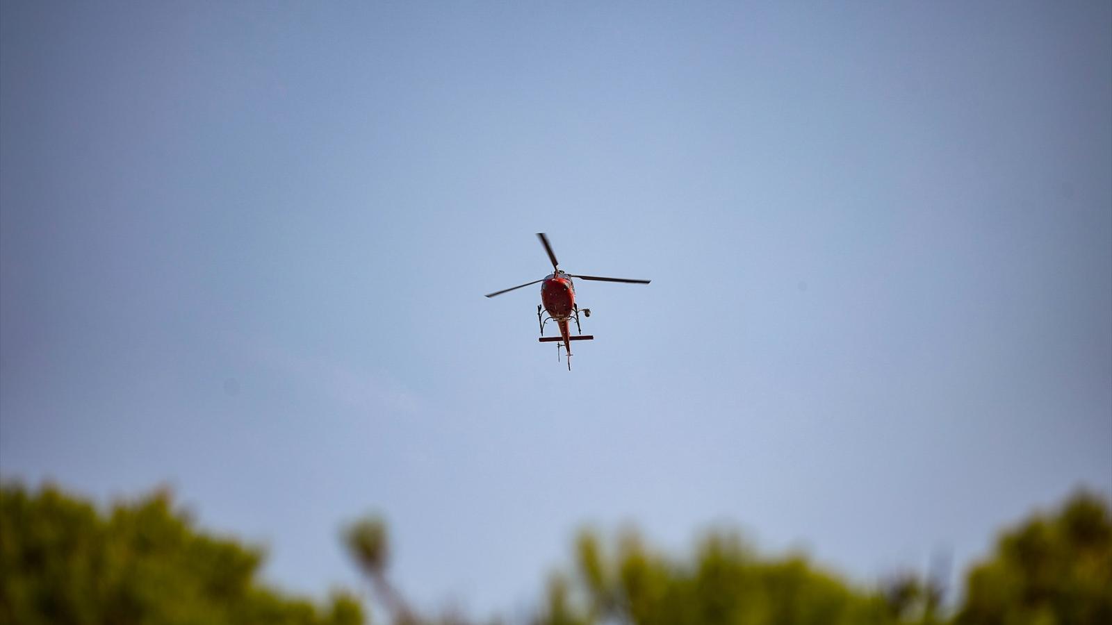 La Comunidad de Madrid envía un helicóptero bombardero para colaborar en la extinción de incendios de Extremadura