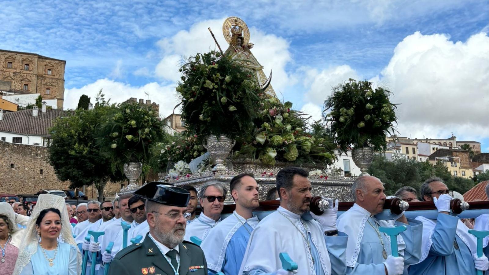 Procesión de la Virgen de la Montaña de camino al Santuario