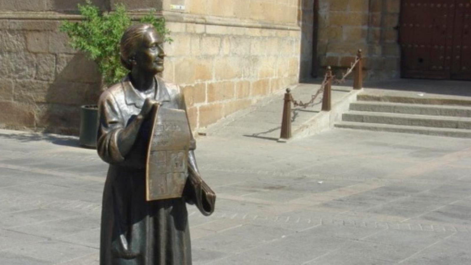Escultura de Leoncia en Cáceres