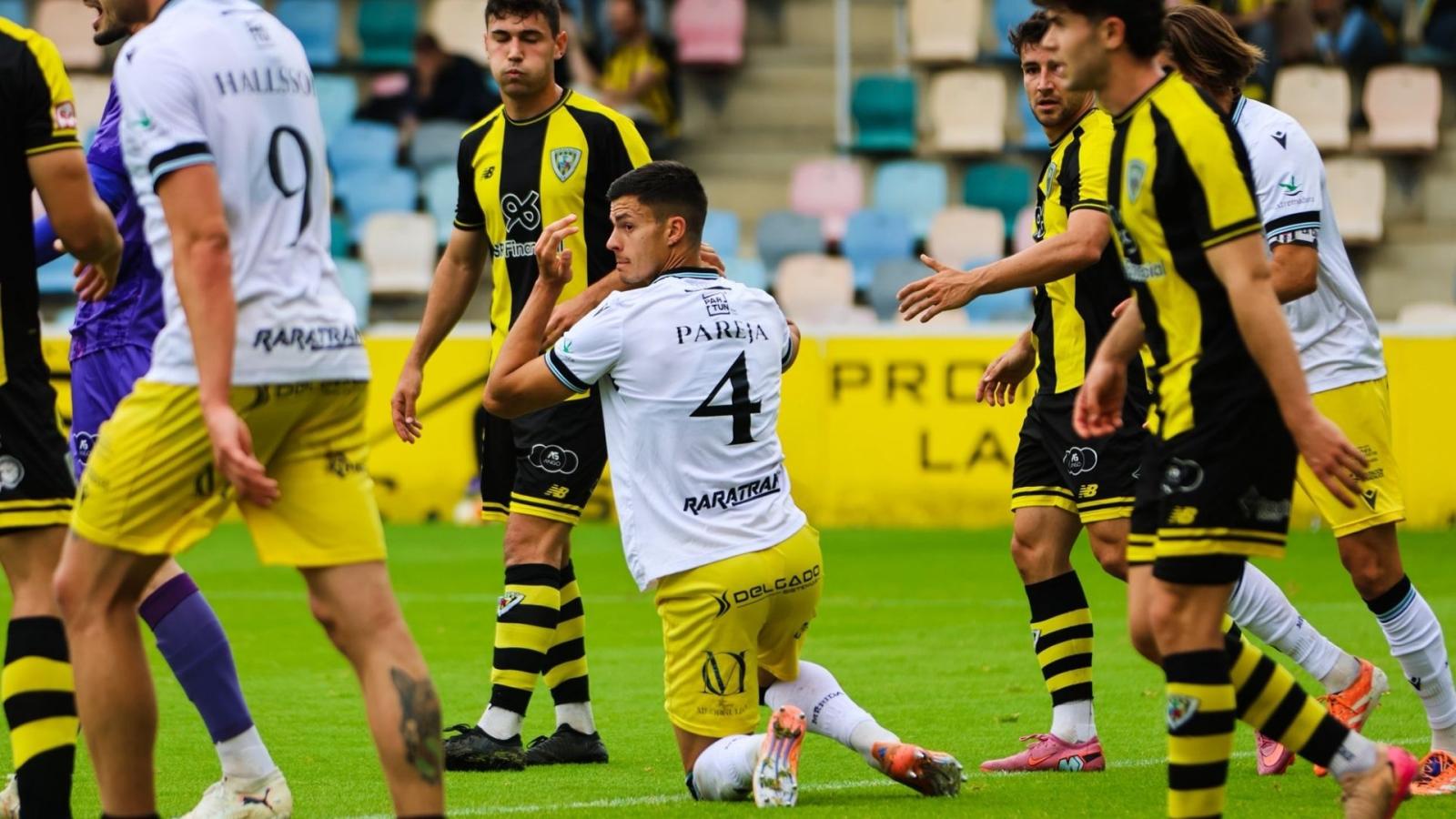 Lance del juego entre el Barakaldo y el Mérida