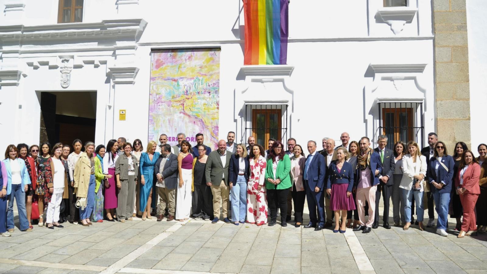 Acto institucional en la Asamblea de Extremadura por el Día Internacional contra la Homofobia, Lesbofobia, Transfobia y Bifobia