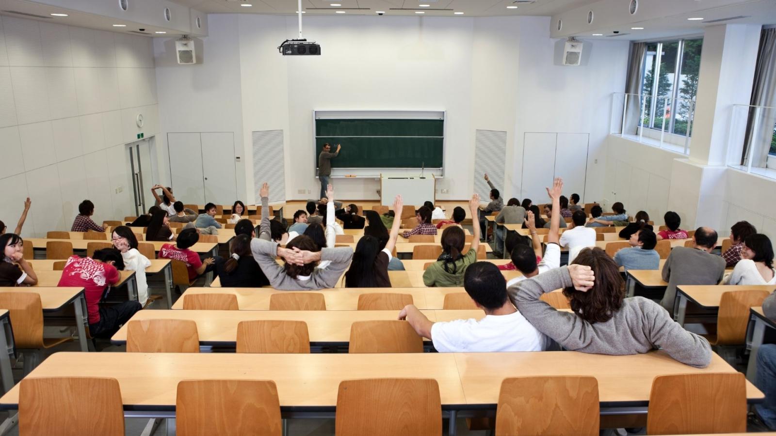 Estudiantes universitarios