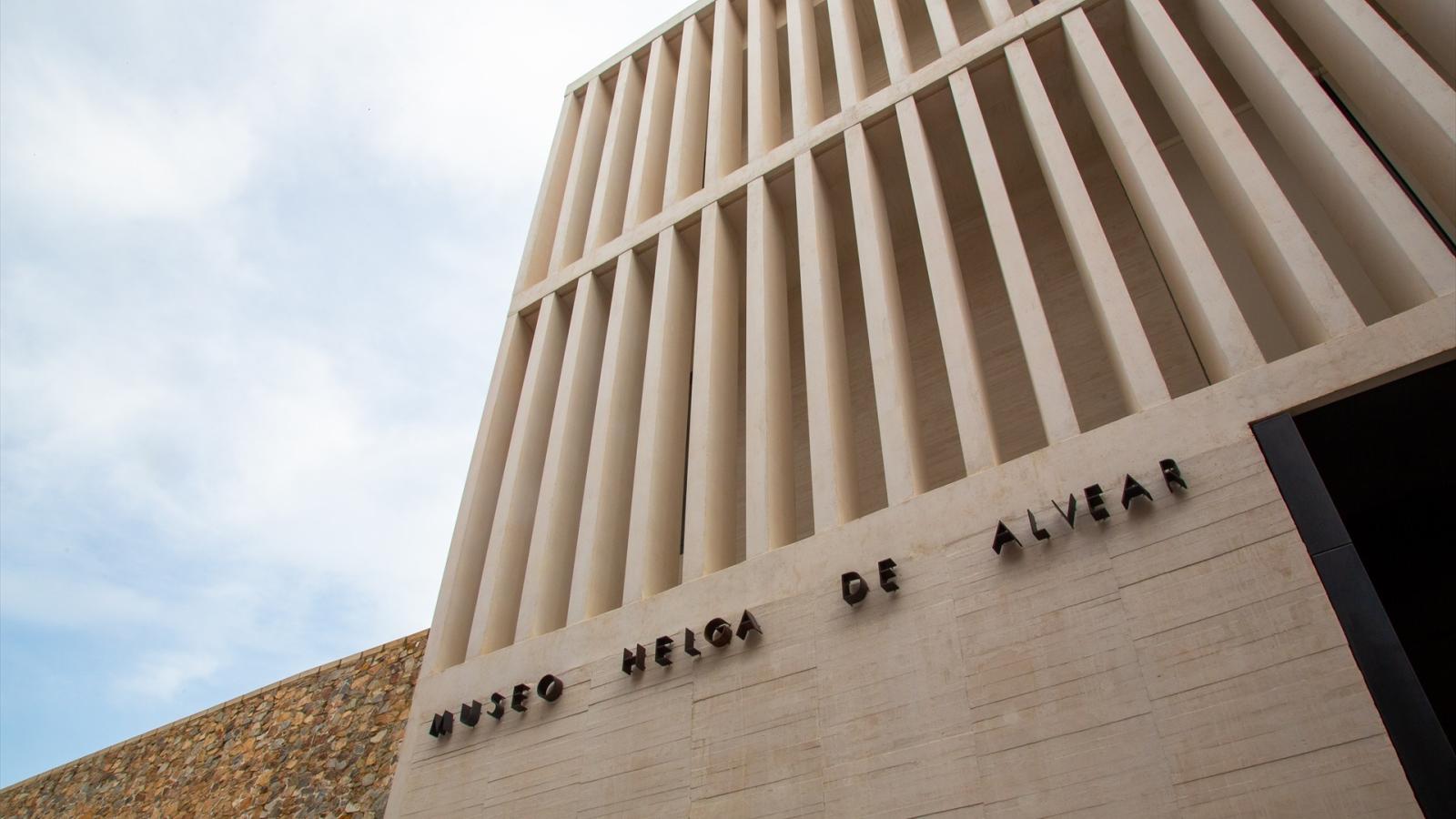 Fachada del Museo de Arte Contemporáneo Helga de Alvear en Cáceres