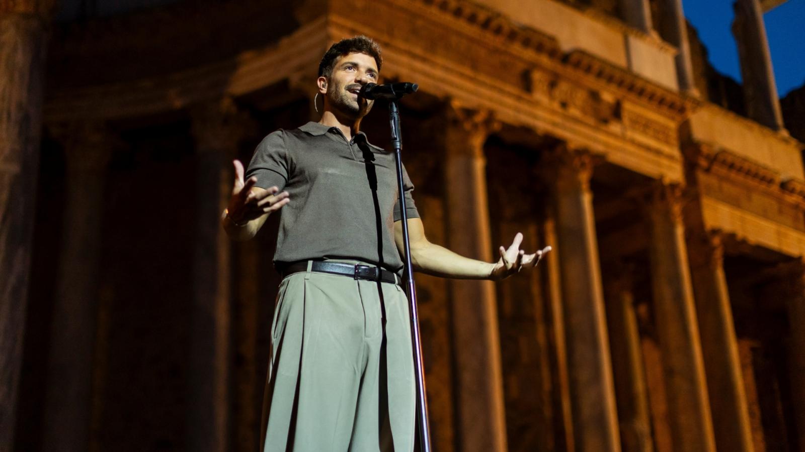 Pablo Alborán en su concierto en el Teatro Romano de Mérida. 21 de junio de 2026