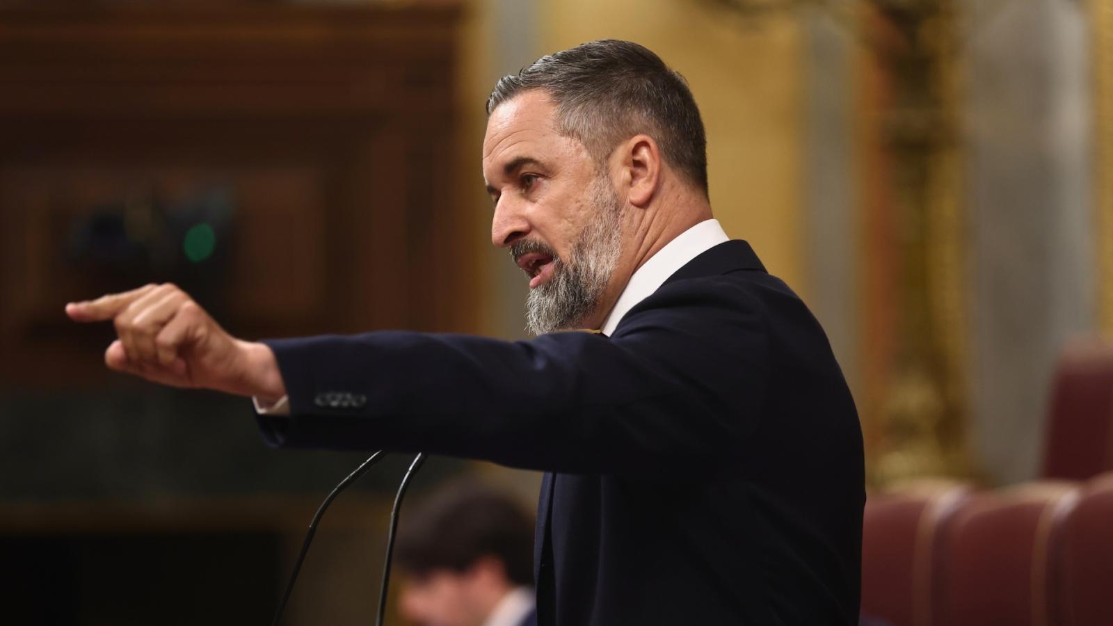 El presidente de Vox, Santiago Abascal, interviene durante una sesión plenaria en el Congreso de los Diputados
