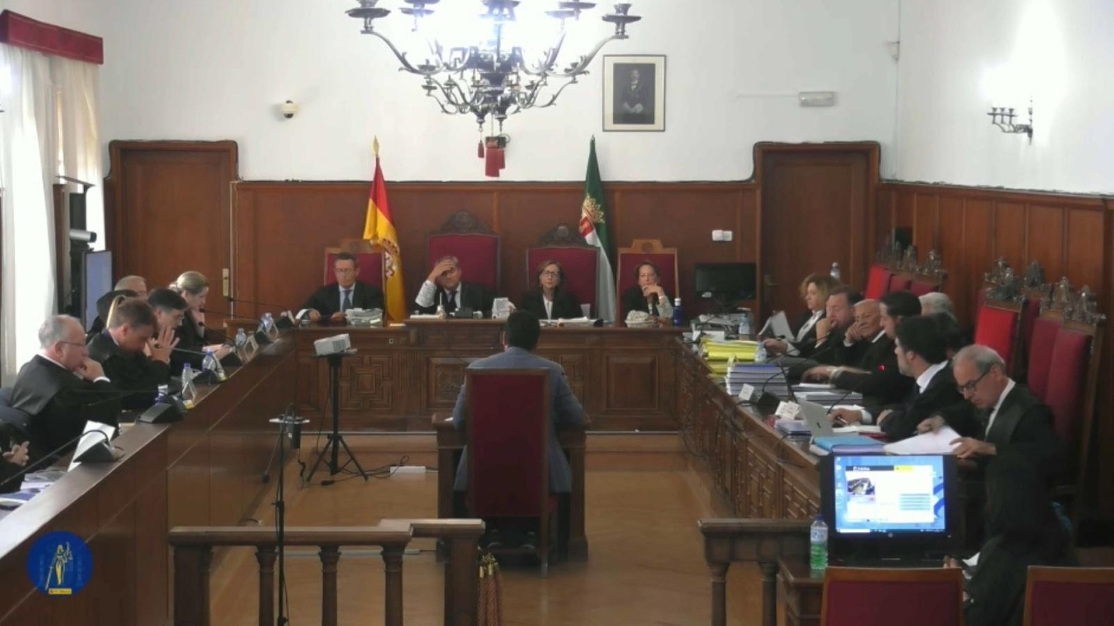 Declaración de Ramón Díaz Farias, vicepresidente de la Diputación de Badajoz, como testigo en el juicio por la contratación de David Sánchez en la Institución Provincial