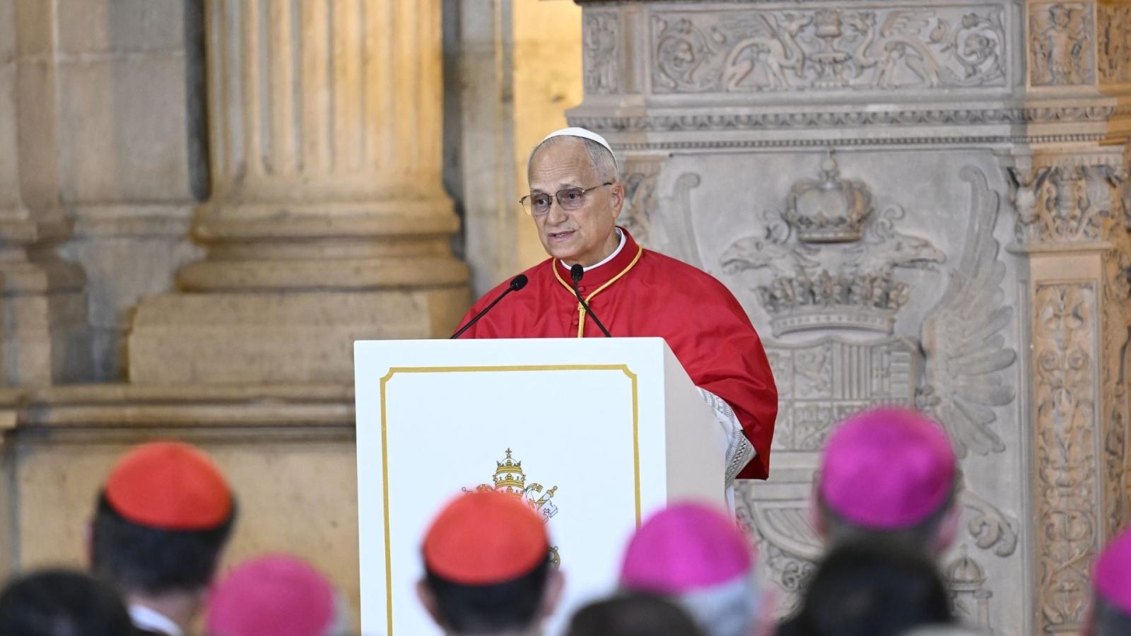 El Papa León XIV pronuncia un discurso durante su ceremonia de bienvenida en el Palacio Real