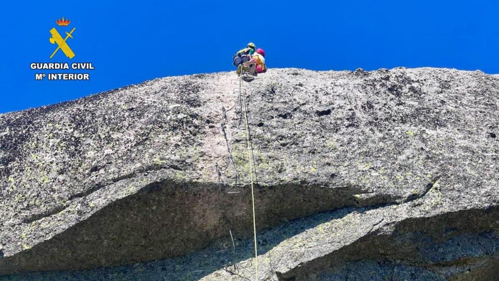 Rescate escalador en la vía ferrata del Cancho de la Muela
