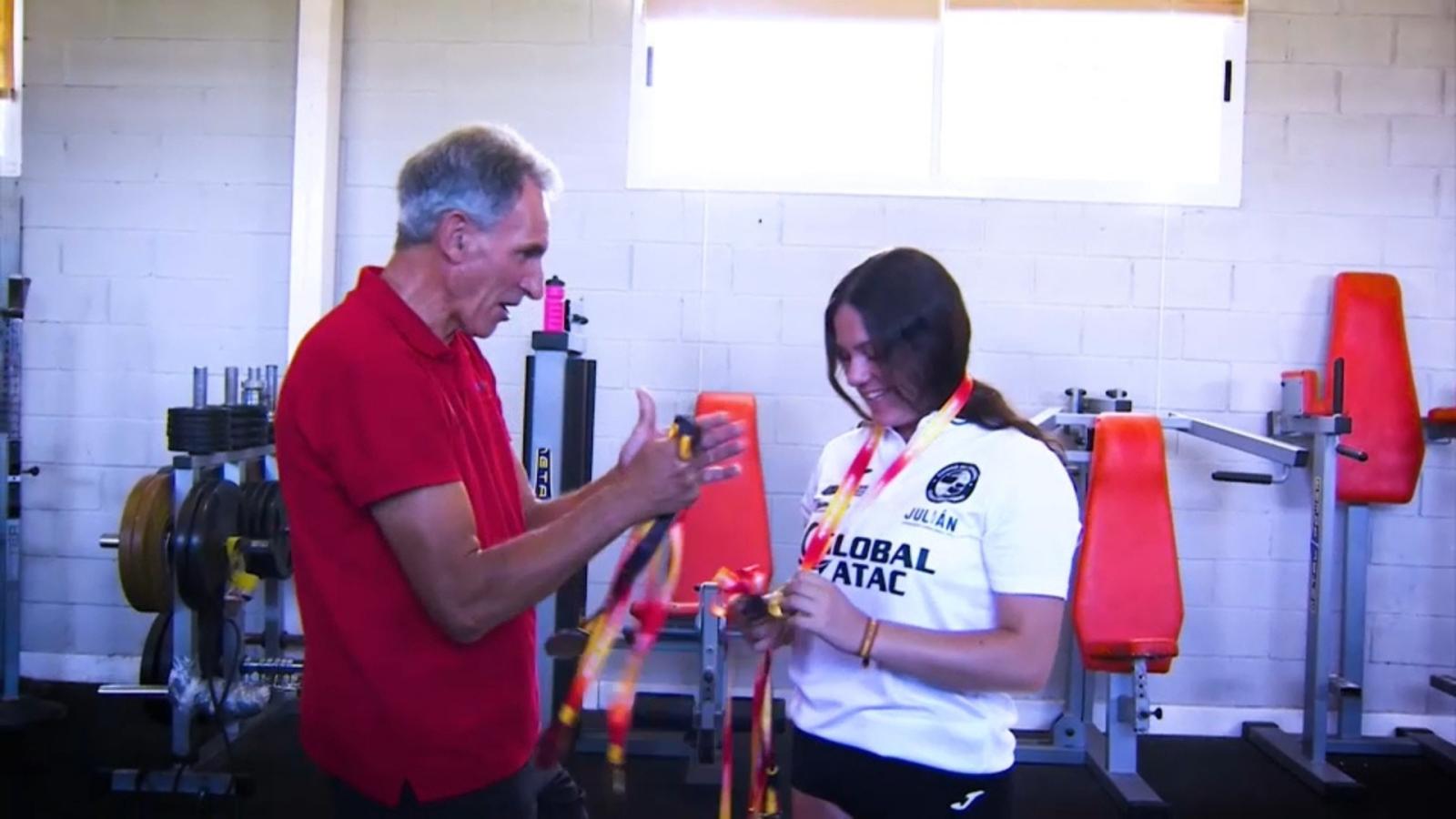 Paula Carreira con su entrenador Antonio Fuentes