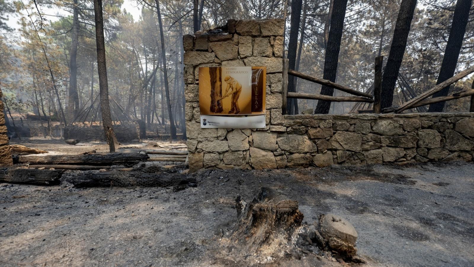 Museo Etnográfico de Casillas tras el paso del incendio forestal, a 27 de julio de 2026, en Casillas, Ávila, Castilla y León (España)