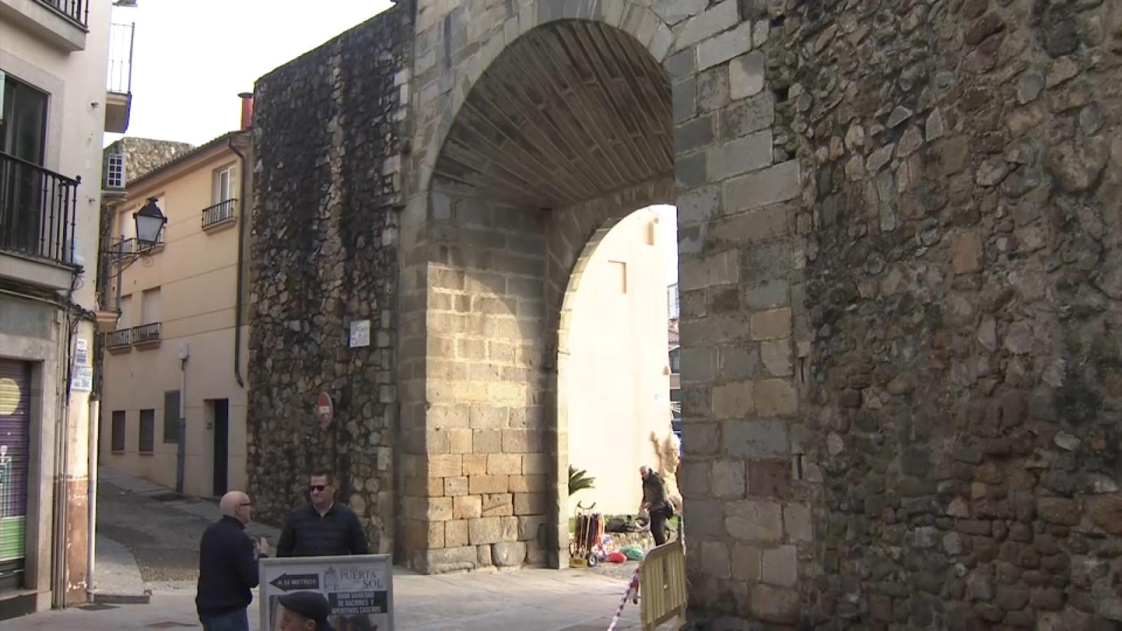 Plasencia pide respetar los horarios de basura y refuerza la lucha contra plagas