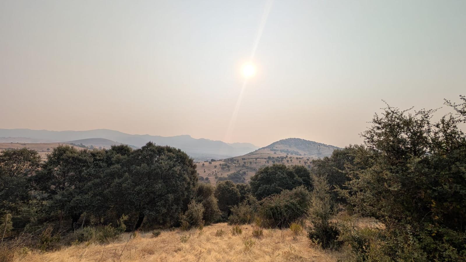 El humo comienza a verse desde Las Villuercas