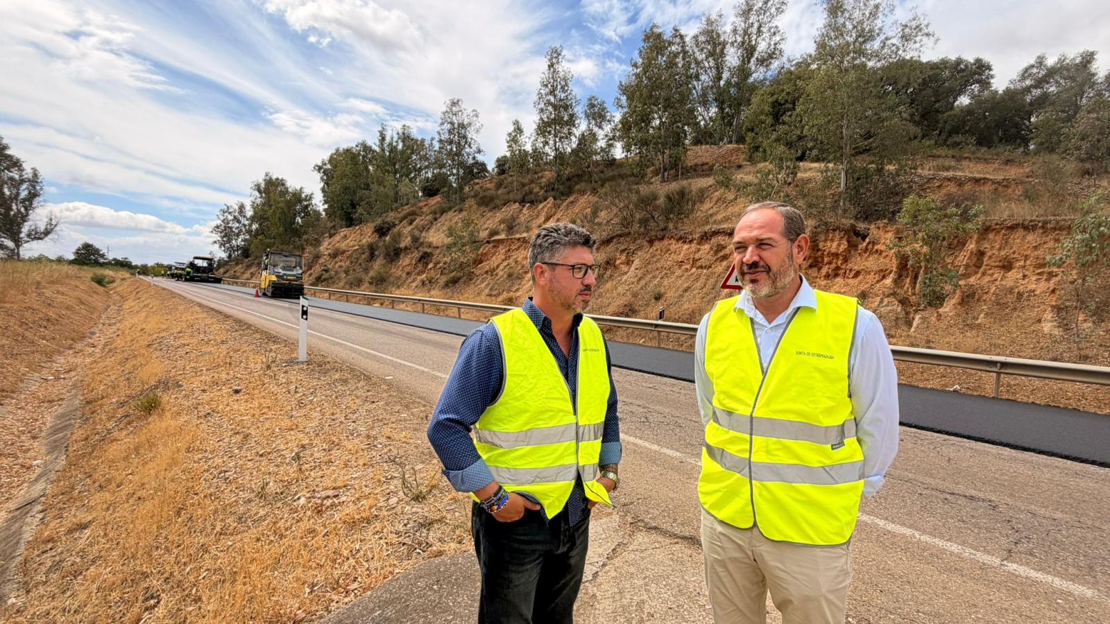 La Junta mejora la seguridad vial en la EX-363 entre Talavera la Real y La Albuera