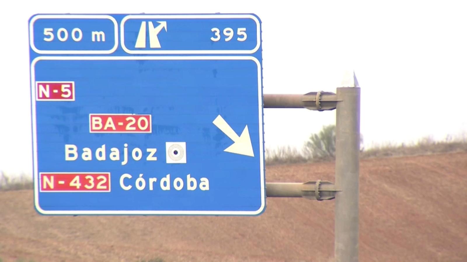 La A-5 en Badajoz renovará su iluminación con tecnología LED tras una inversión de 589.740 euros