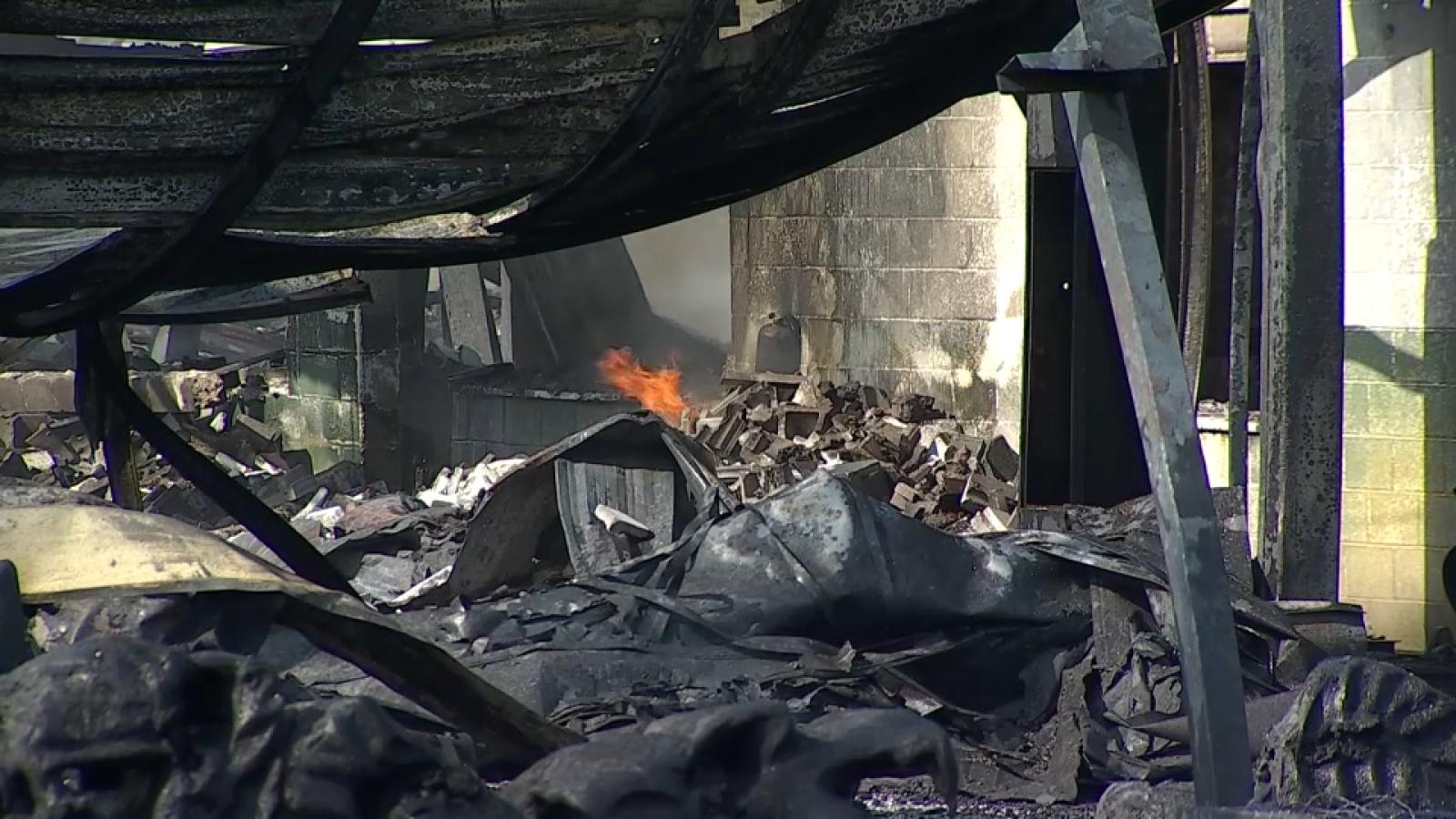 Detenido un hombre por provocar presuntamente un incendio junto a una planta de neumáticos