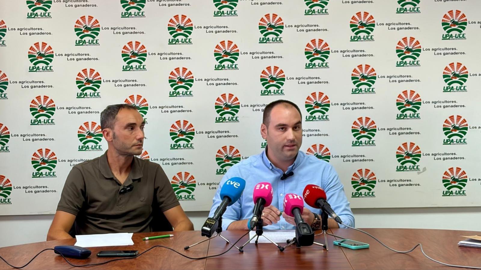 Fernando Miranda (izquierda) y Luis Pinilla, de UPA-UCE Extremadura.