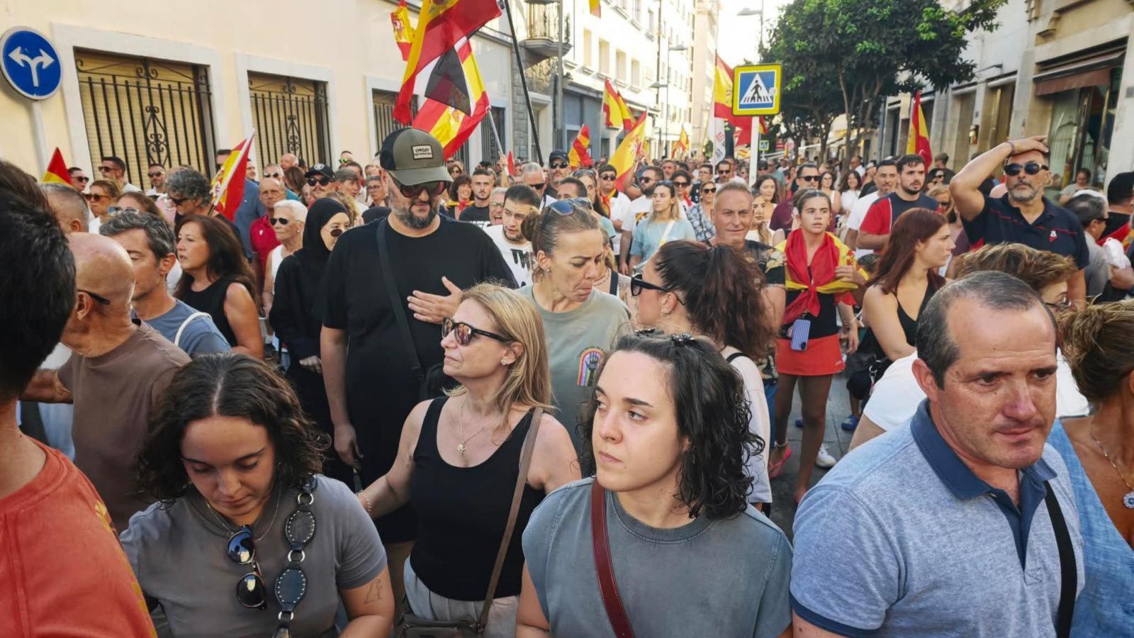 Manifestantes recorren las calles de Ceuta, a 26 de agosto de 2026, en Ceuta (España).