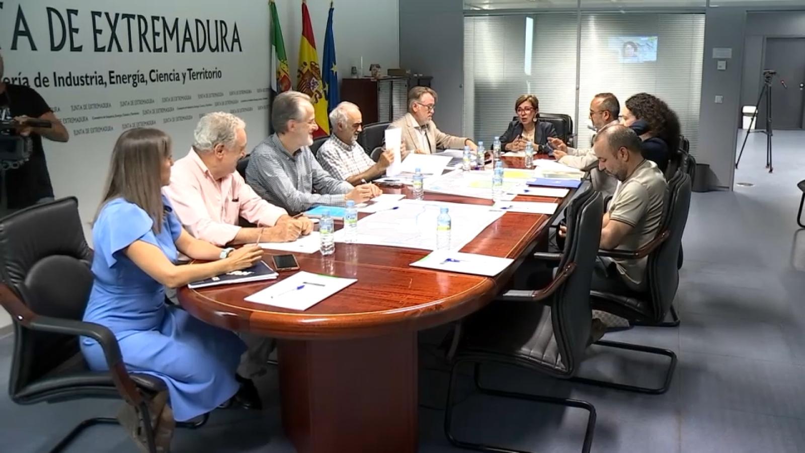 Reunión entre Junta, Diputación de Cáceres y CHT para abordar los problemas de suministro de agua en Las Hurdes