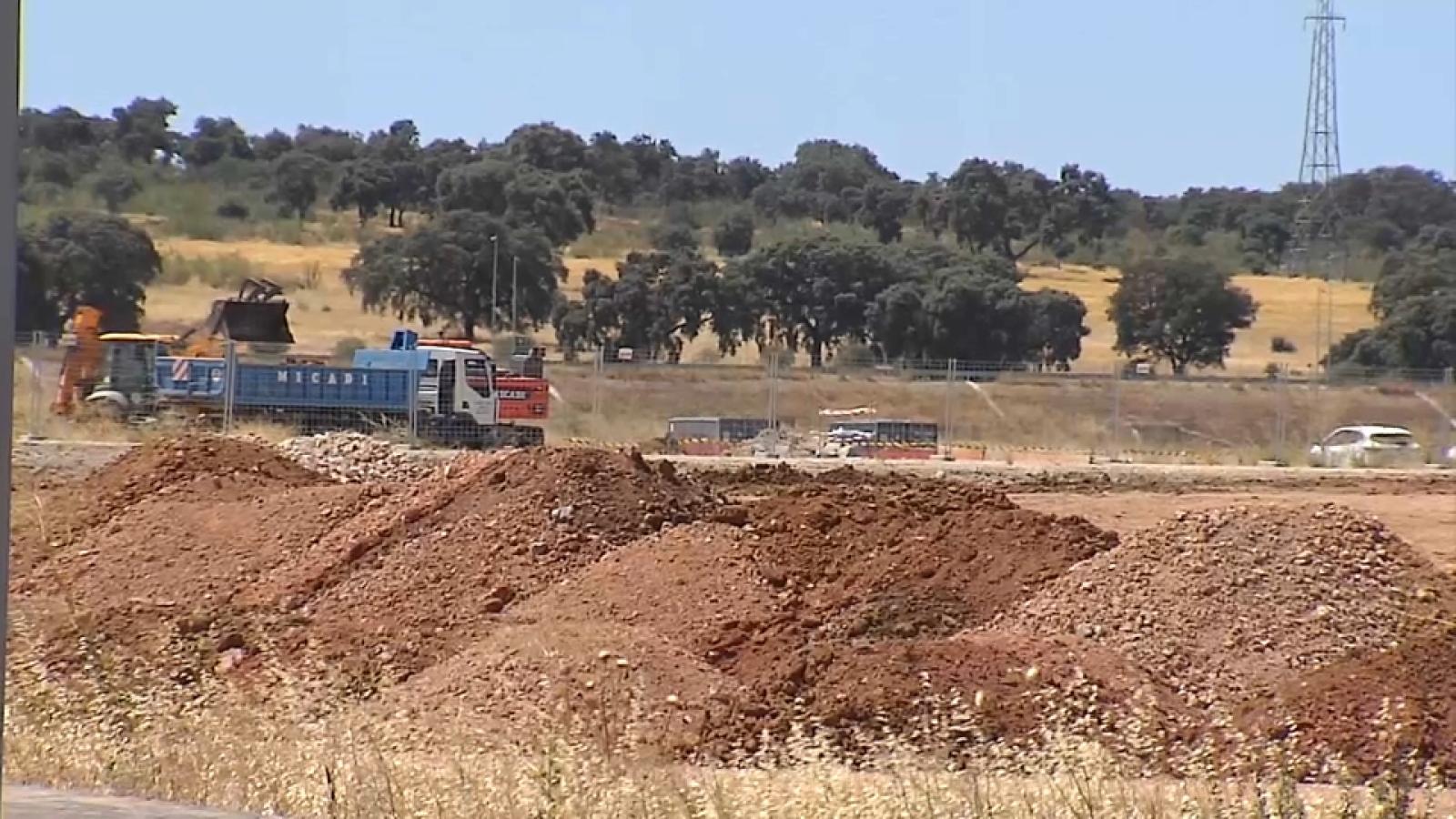 Obras de construcción de la fábrica de cátodos de Mérida