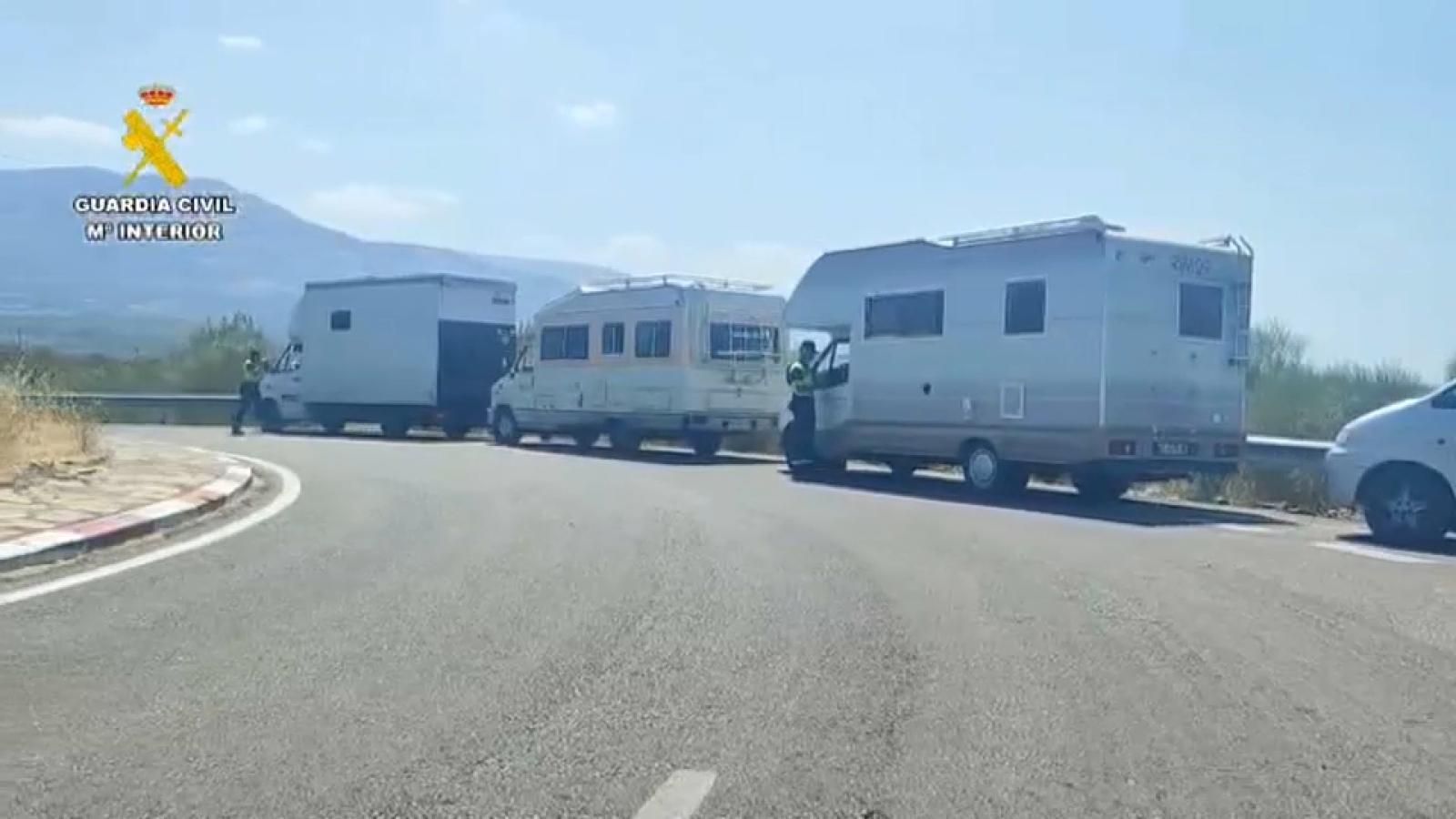 Dispositivo de la Guardia Civil por la fiesta ilegal