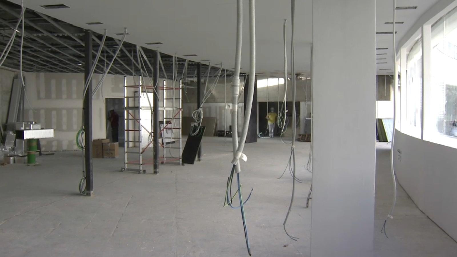 Espacio del Palacio de Congresos que albergará el centro de salud provisional de Los Pinos en Badajoz.