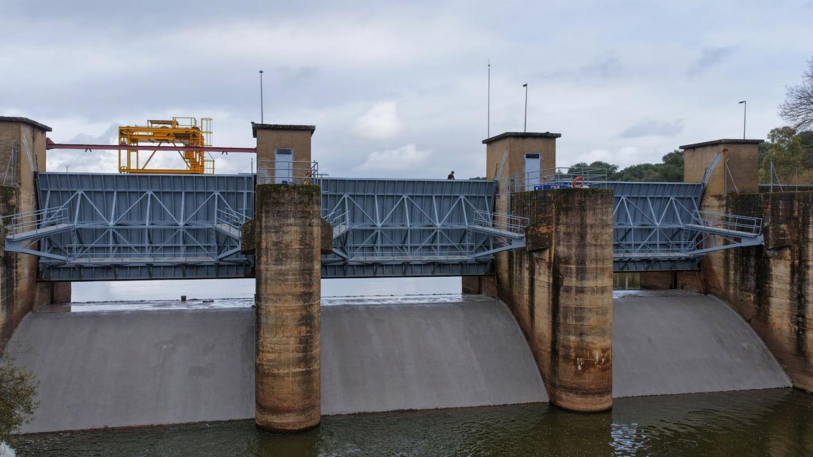 La CHT finaliza la reparación de los aliviaderos de las presas de Borbollón y Árrago