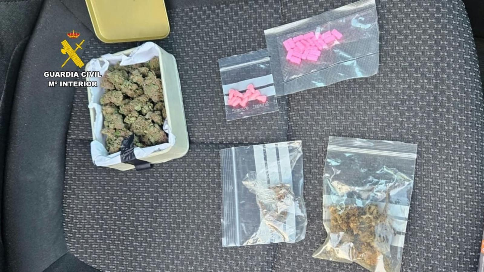 Material incautado por la Guardia Civil
