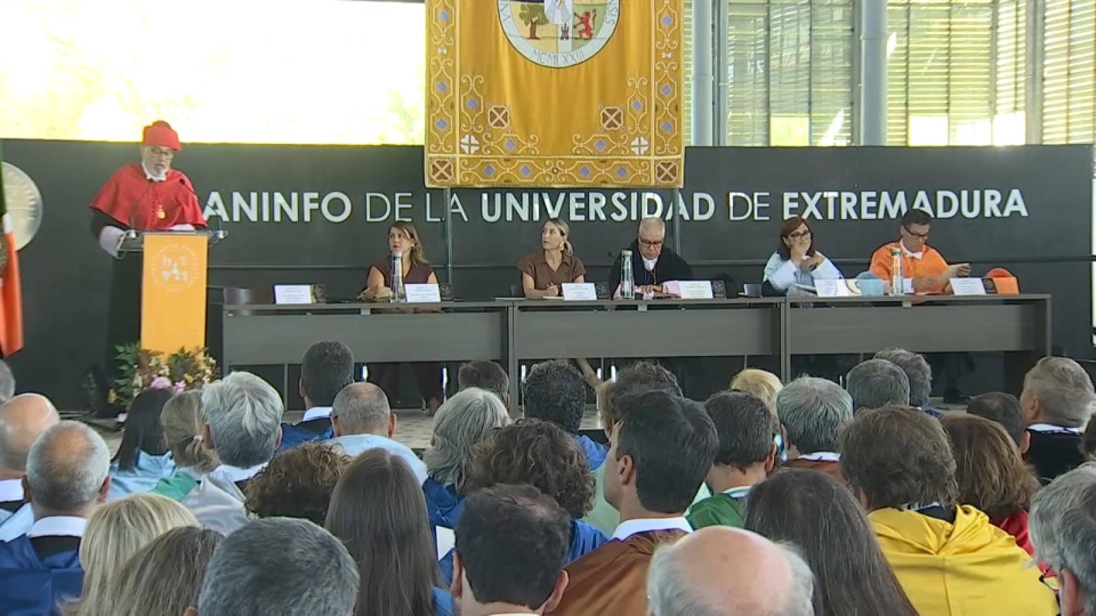 La UEx abre el curso 2026/2027 con cerca de 21.000 estudiantes