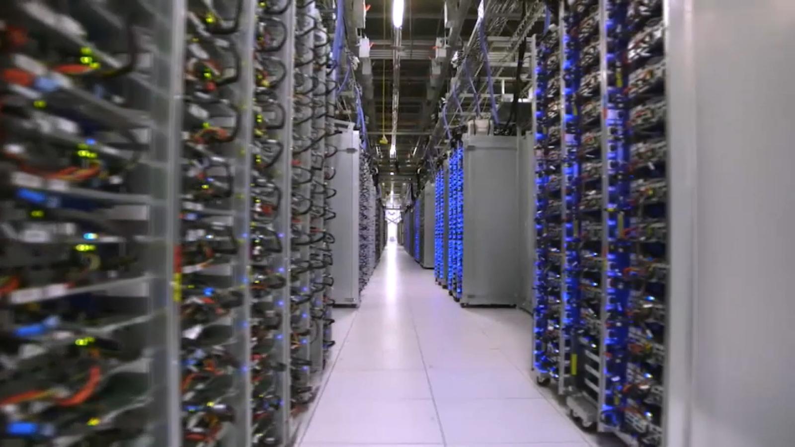 Interior de un centro de datos en una imagen de archivo