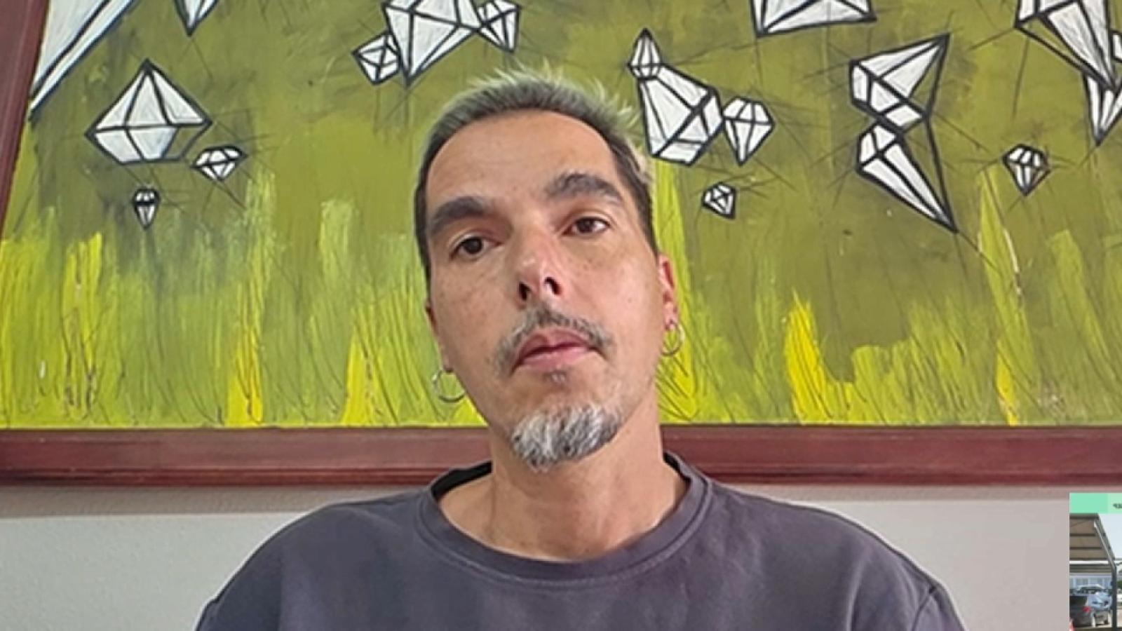 Fernando Sembrador, extremeño afectado por el virus del Nilo, tras recibir el alta hospitalaria