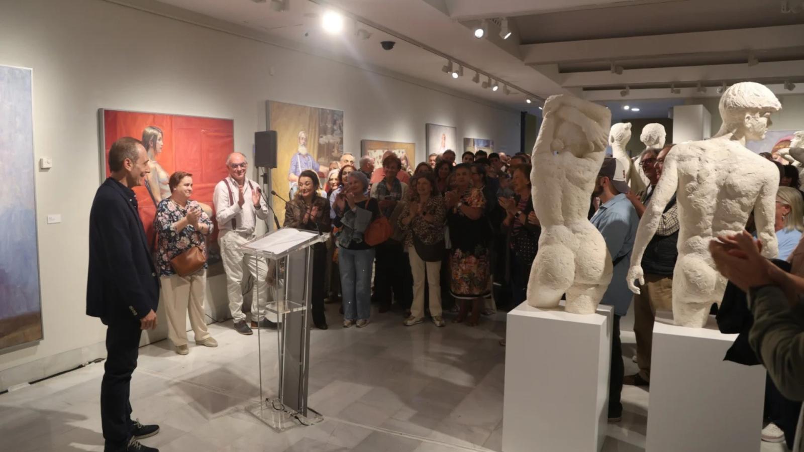 La figura humana protagoniza la exposición de Ángel Pérez Espacio en Badajoz