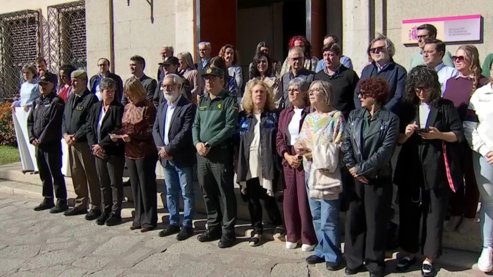 Minuto de silencio en Cáceres y Badajoz por las víctimas de violencia de género