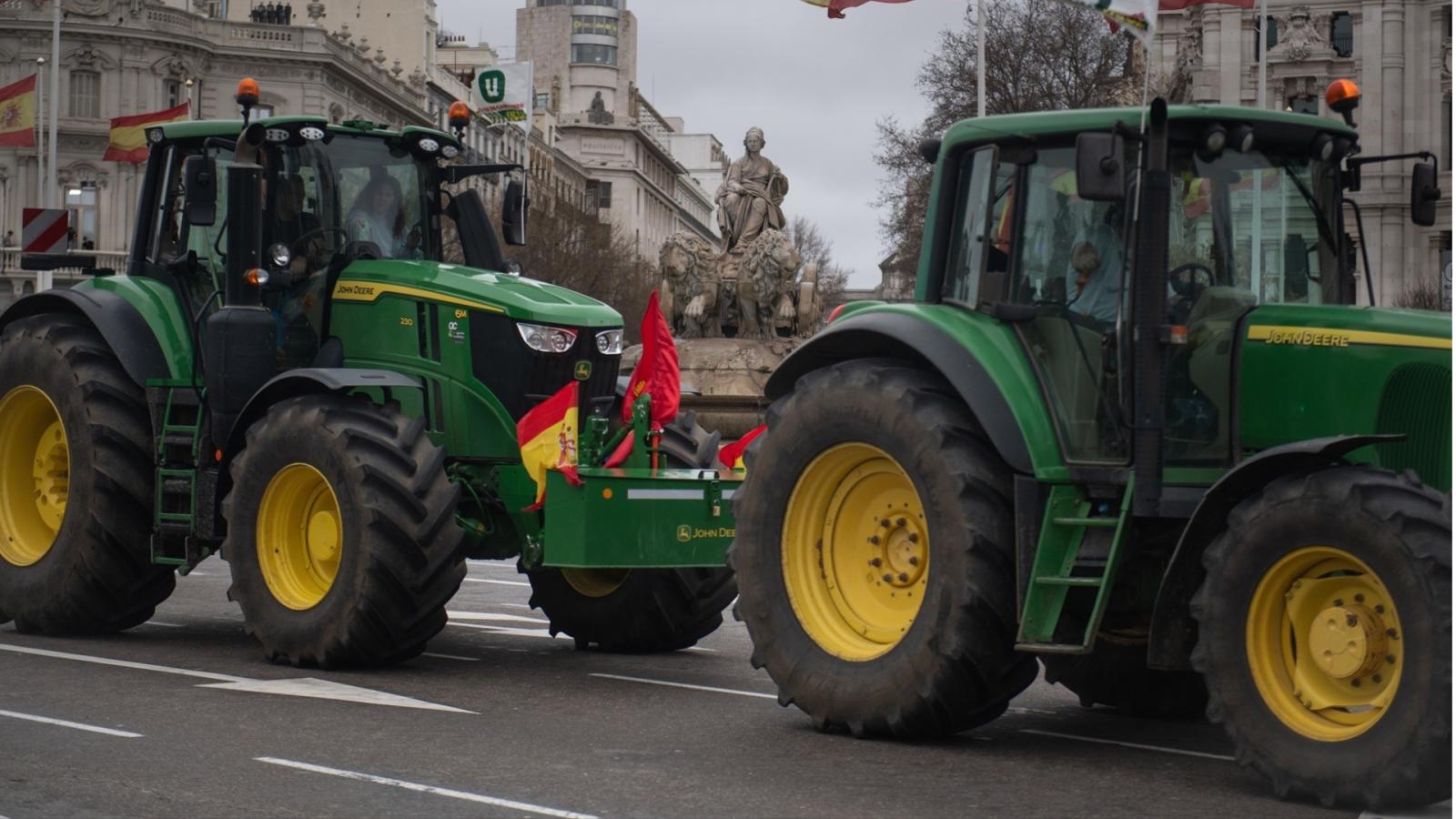 Apag Extremadura Asaja participa en la tractorada de Madrid y en una acampada ante el Ministerio