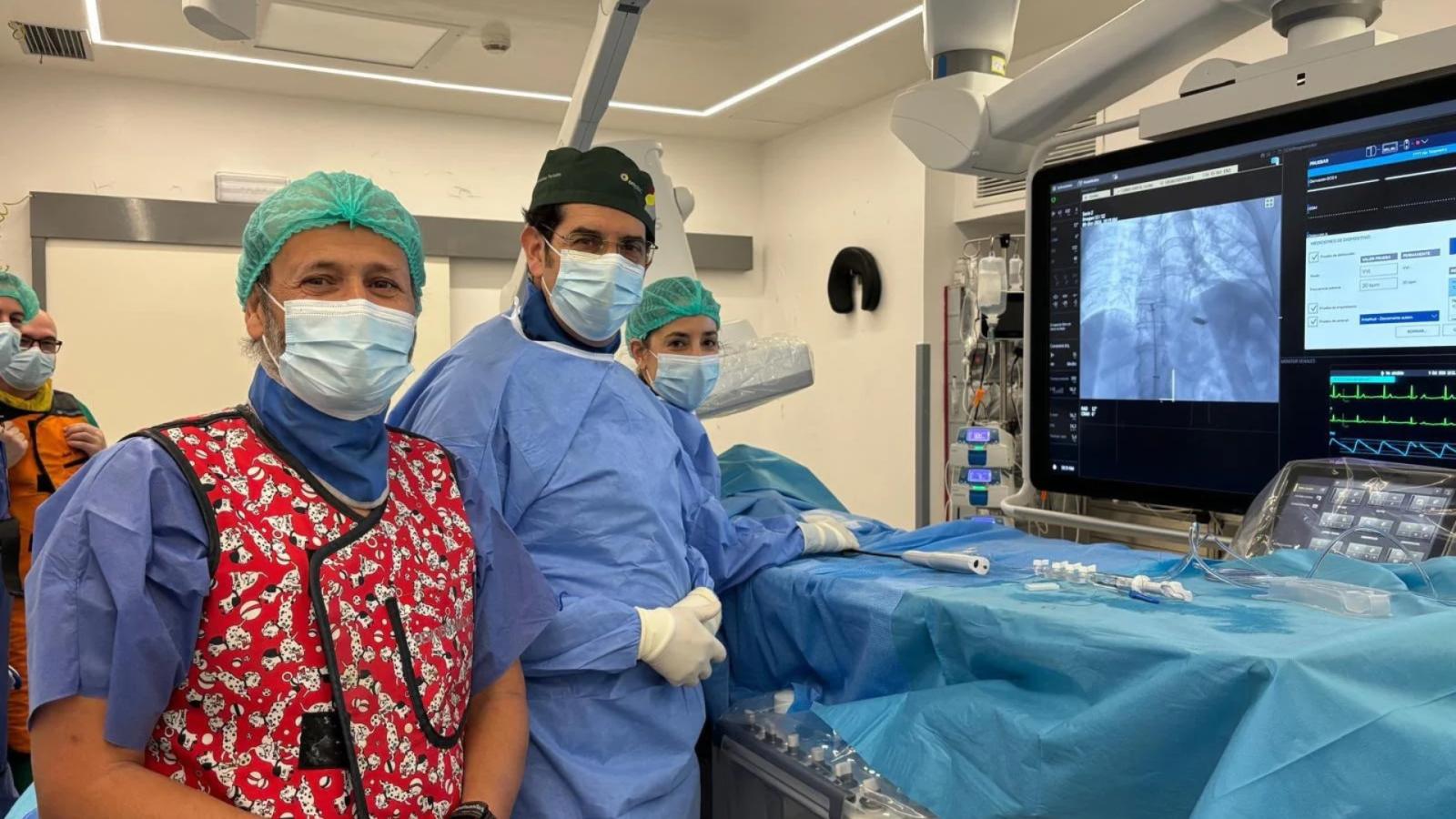 El Hospital Universitario de Cáceres implanta por primera vez un marcapasos sin cables