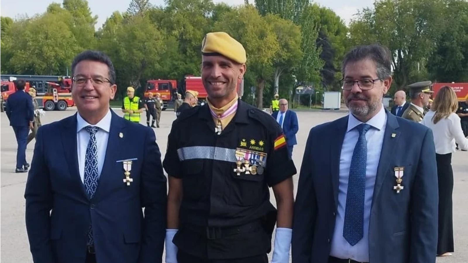 Defensa concede la Cruz al Mérito Militar a dos responsables de emergencia de la Junta