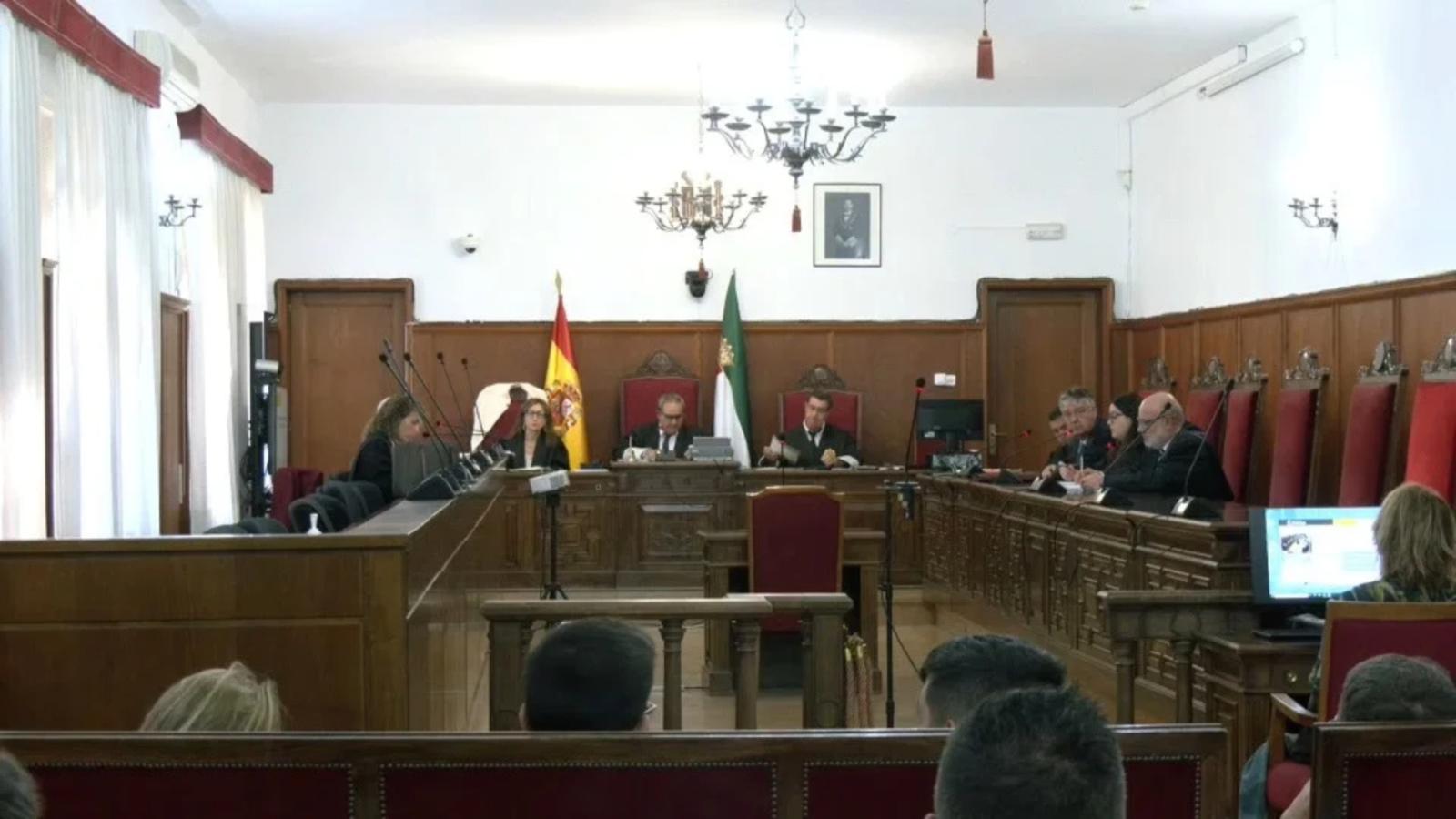 macrojuicio contra una docena de personas acusadas de contrabando de tabaco y blanqueo de capitale