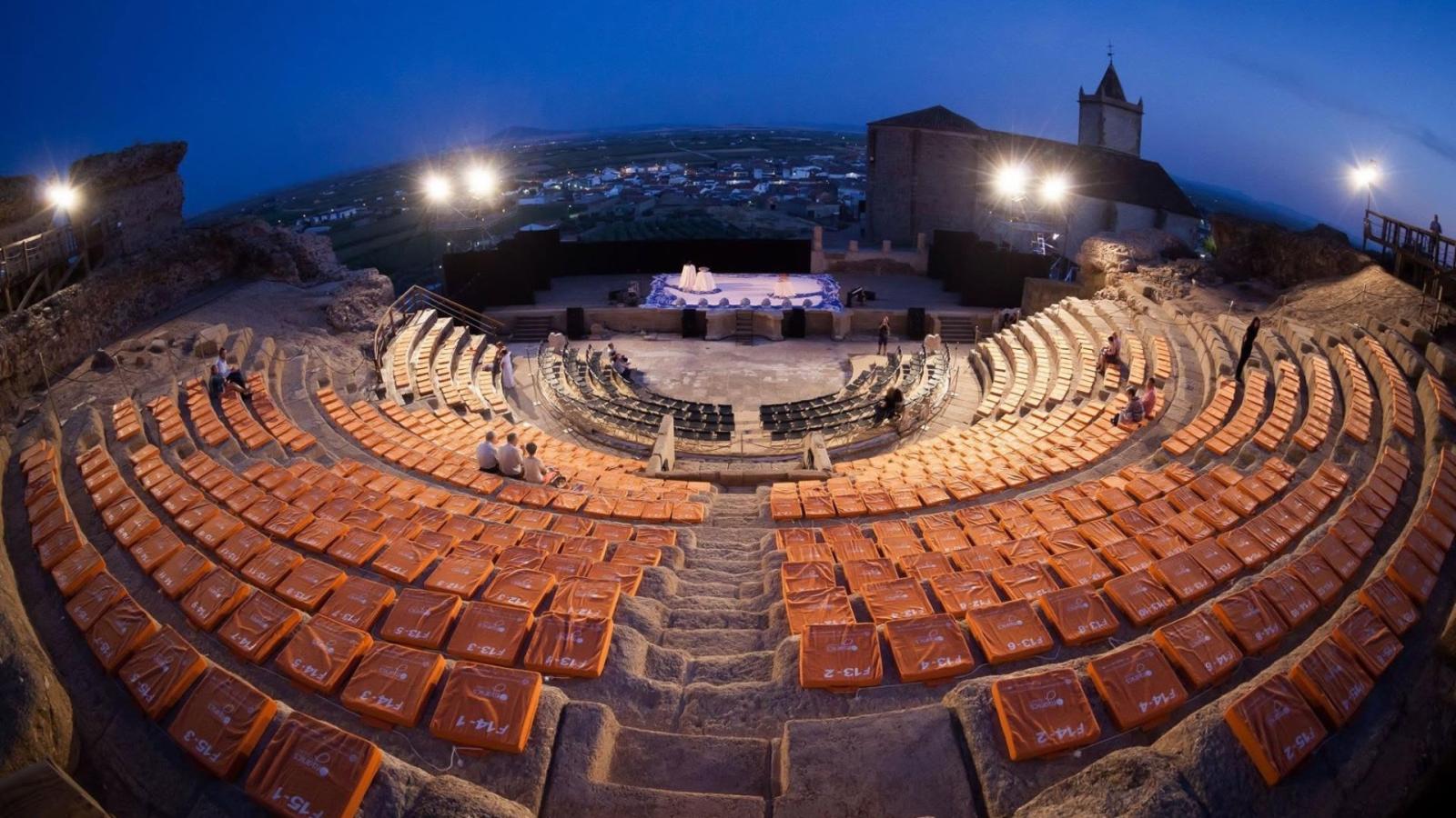 Teatro Romano de Medellín, de noche, en una imagen de archivo